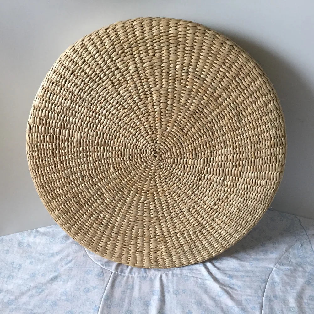 Pouf rond en paille naturelle tressée à la main 40 × 40 cm, coussin tatami de sol style japonais, textile de maison.